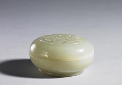 图片[2]-Jade round box carved with flowers, Qing dynasty (1644-1911)-China Archive